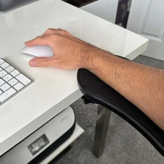 Source Desk Mounted Arm Rest Εργονομική Βάση Στήριγματος Αγκώνα Καρπού Προέκταση Γραφείο