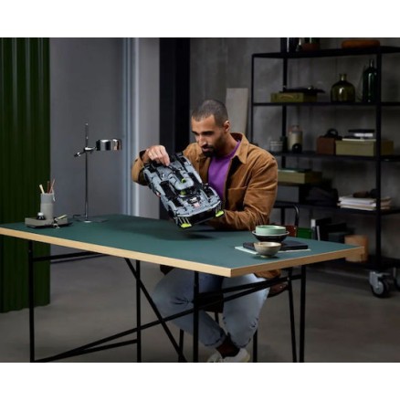 LEGO Technic - PEUGEOT 9X8 24H Le Mans Hybrid Hypercar 42156