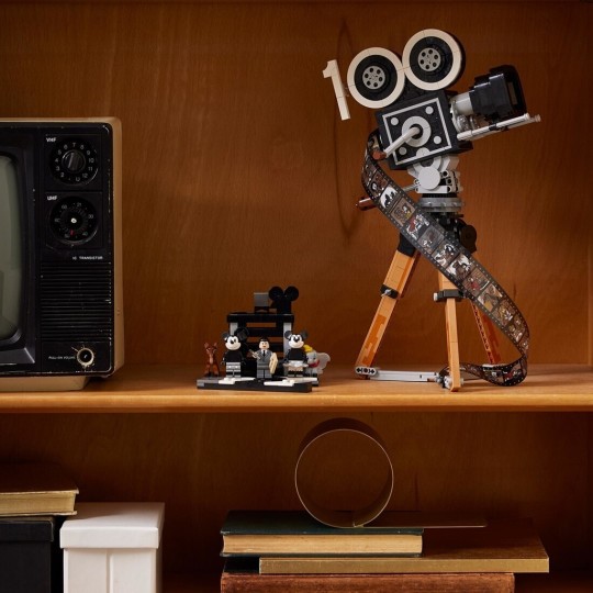 Lego Disney Walt Disney Tribute Camera 811pcs 43230