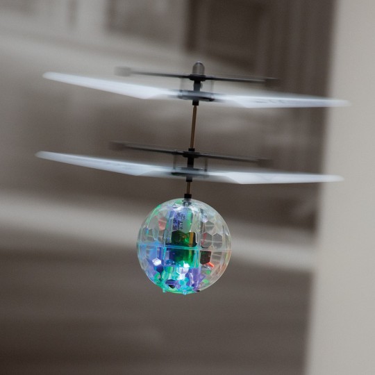 The Source Ιπτάμενο Τηλεκατευθυνόμενο / RC Colour Changing: Flying UFO
