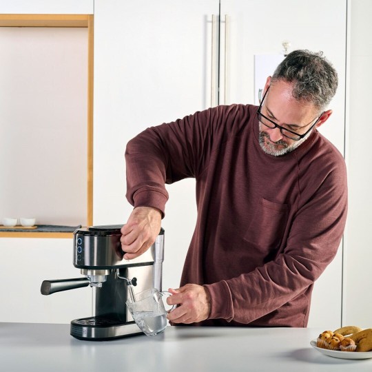 Black & Decker Automatic Espresso Machine 1350W Black ES9200090B