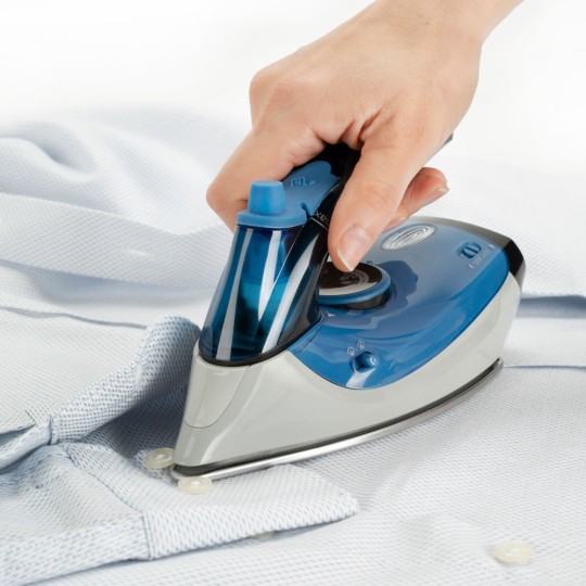 Black & Decker BXIR1000E Steam Travel Iron 1000W